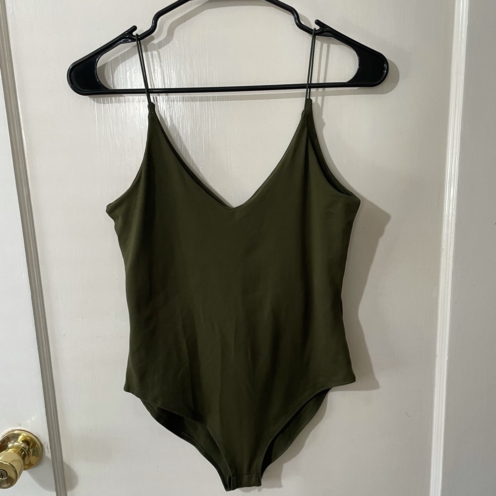 Fashion Nova Olive V-neck Bodysuit